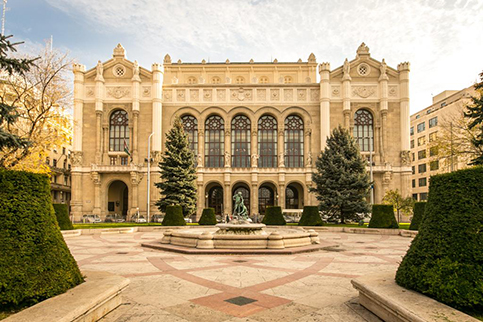 vigado concert hall,vigado pest,vigado palace,vigado gallery,budapest,le latitudini dell arte,layers of art,A művészet rétegződései